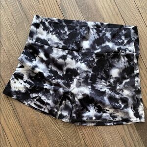K-DEER Black and White Tie-Dye Bike Shorts